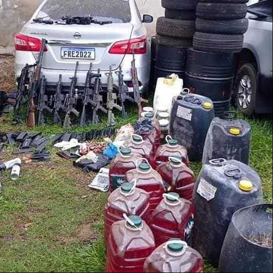 Bandidos possuíam vasto arsenal para usarem em crime planejado em Varginha