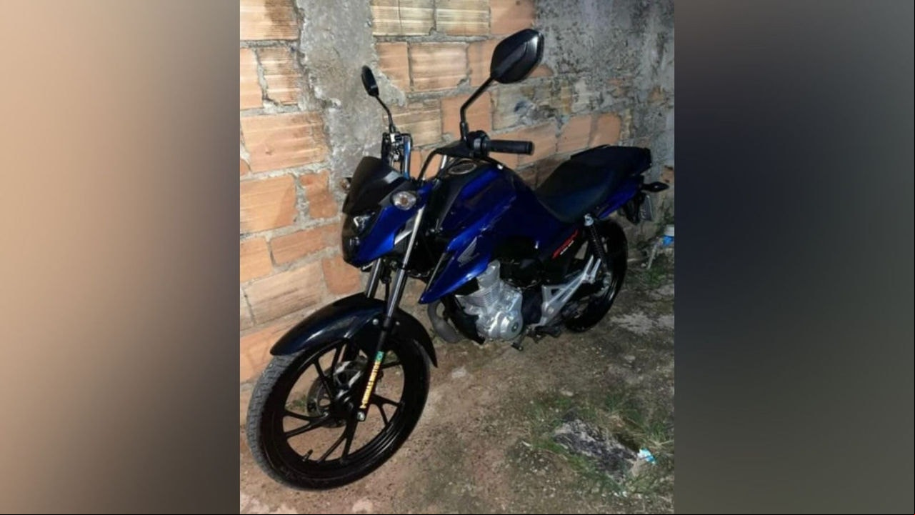 Moto foi furtada enquanto a vítima trabalhava