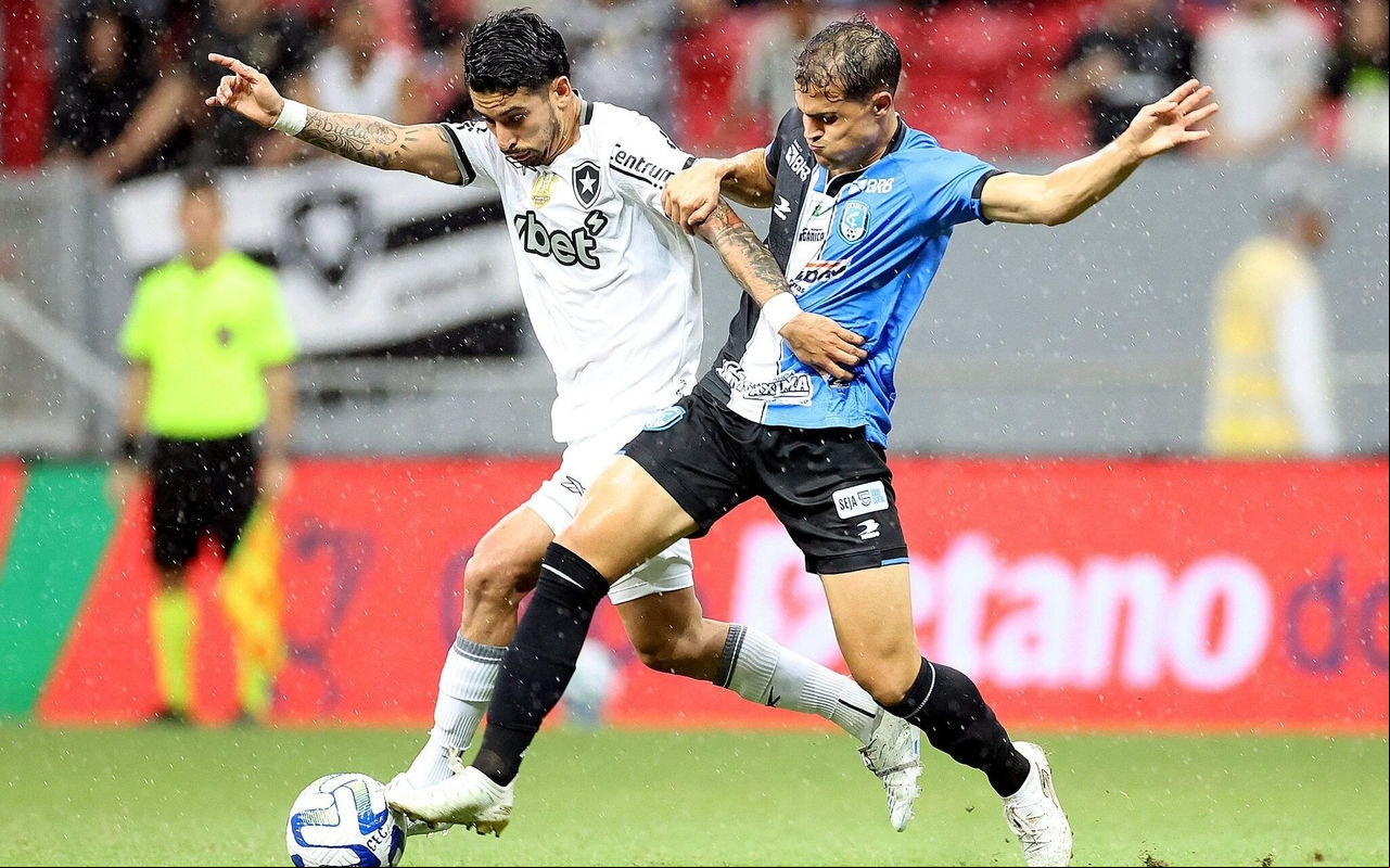 Santi Rodrigues teve atuação discreta em Botafogo x Capital-DF (Foto: Vitor Silva/Botafogo)