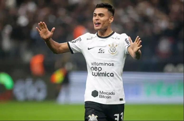 Volante Fausto Vera em ação pelo Corinthians nesta temporada