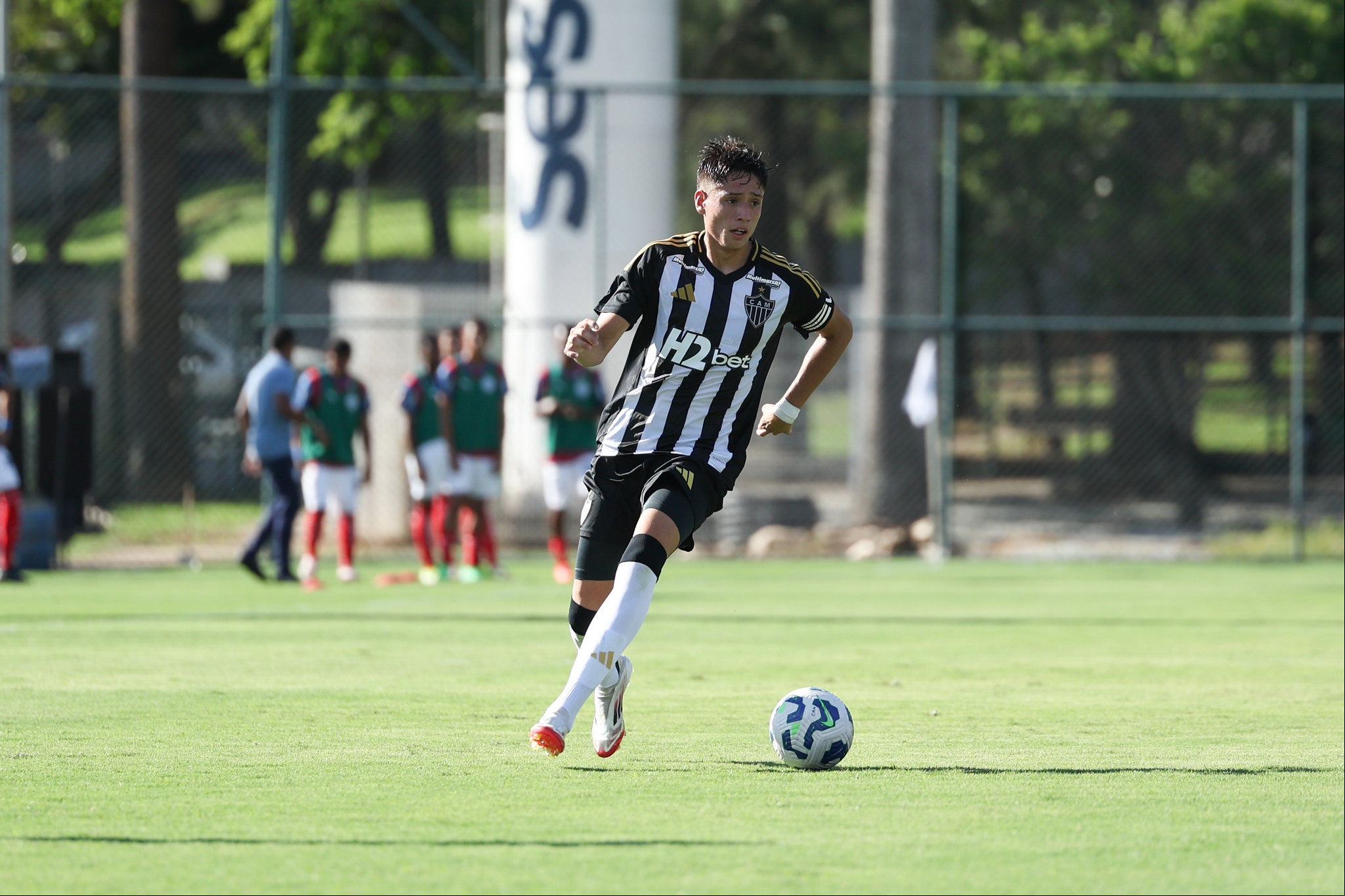 Ivan Román recebeu oportunidade na seleção principal do Chile