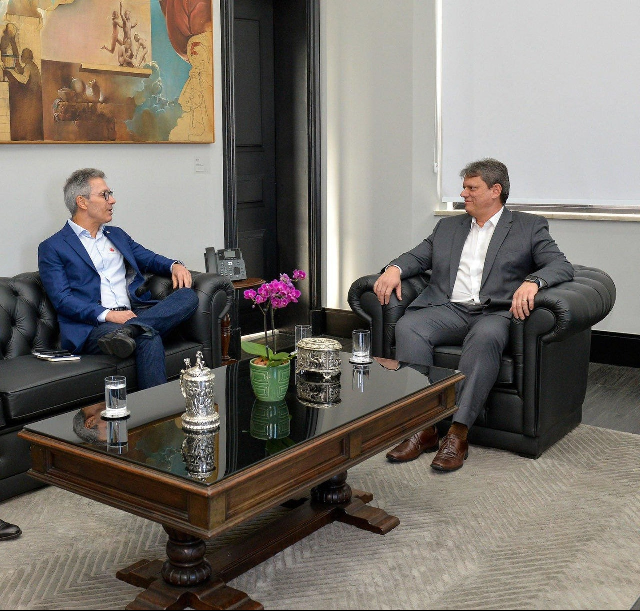 Romeu Zema e Tarcísio de Freitas são cotados para representar a direita na eleição presidencial de 2026