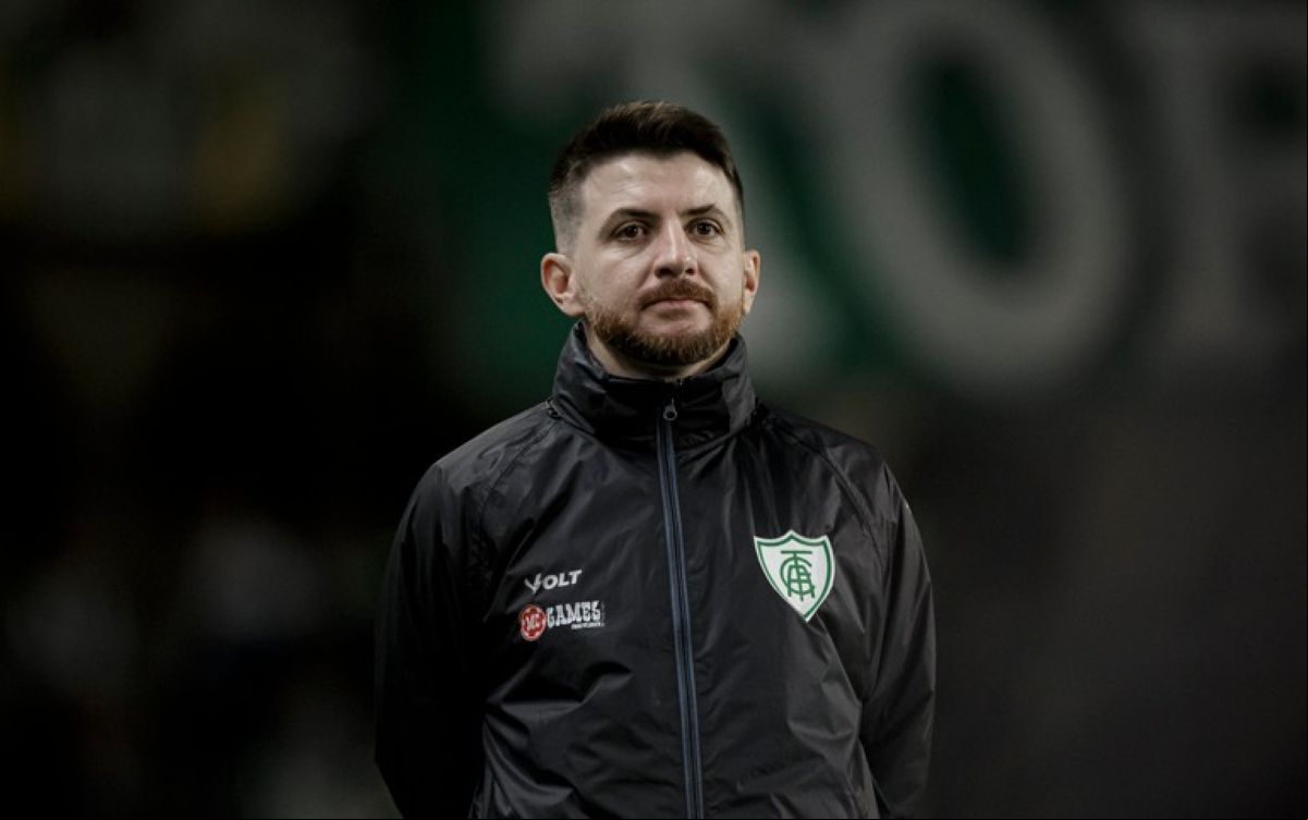 William Batista definiu os 11 do América para o confronto diante do Voltaço