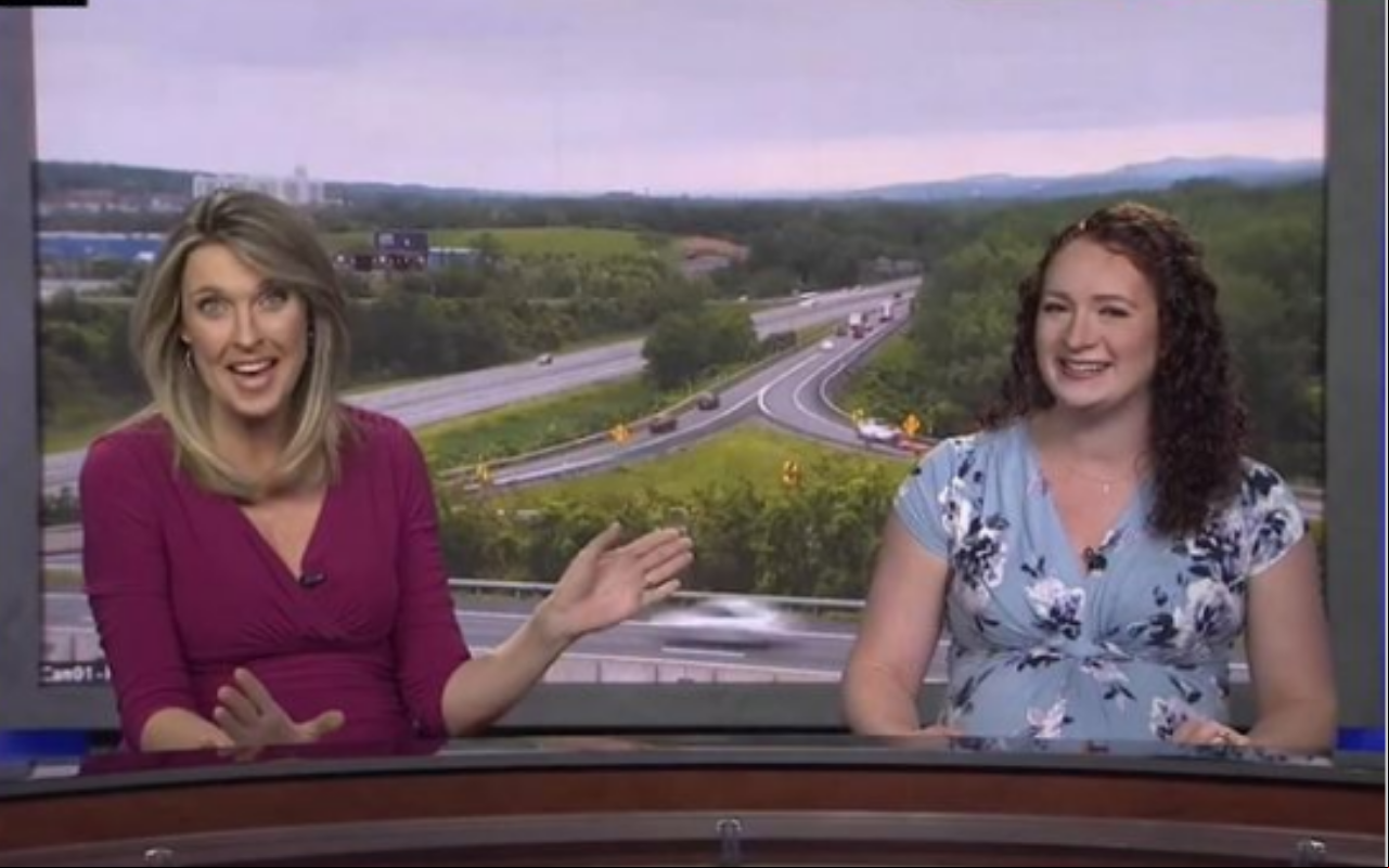 Olivia Jaquith (dir.) apresentou telejornal em trabalho de parto