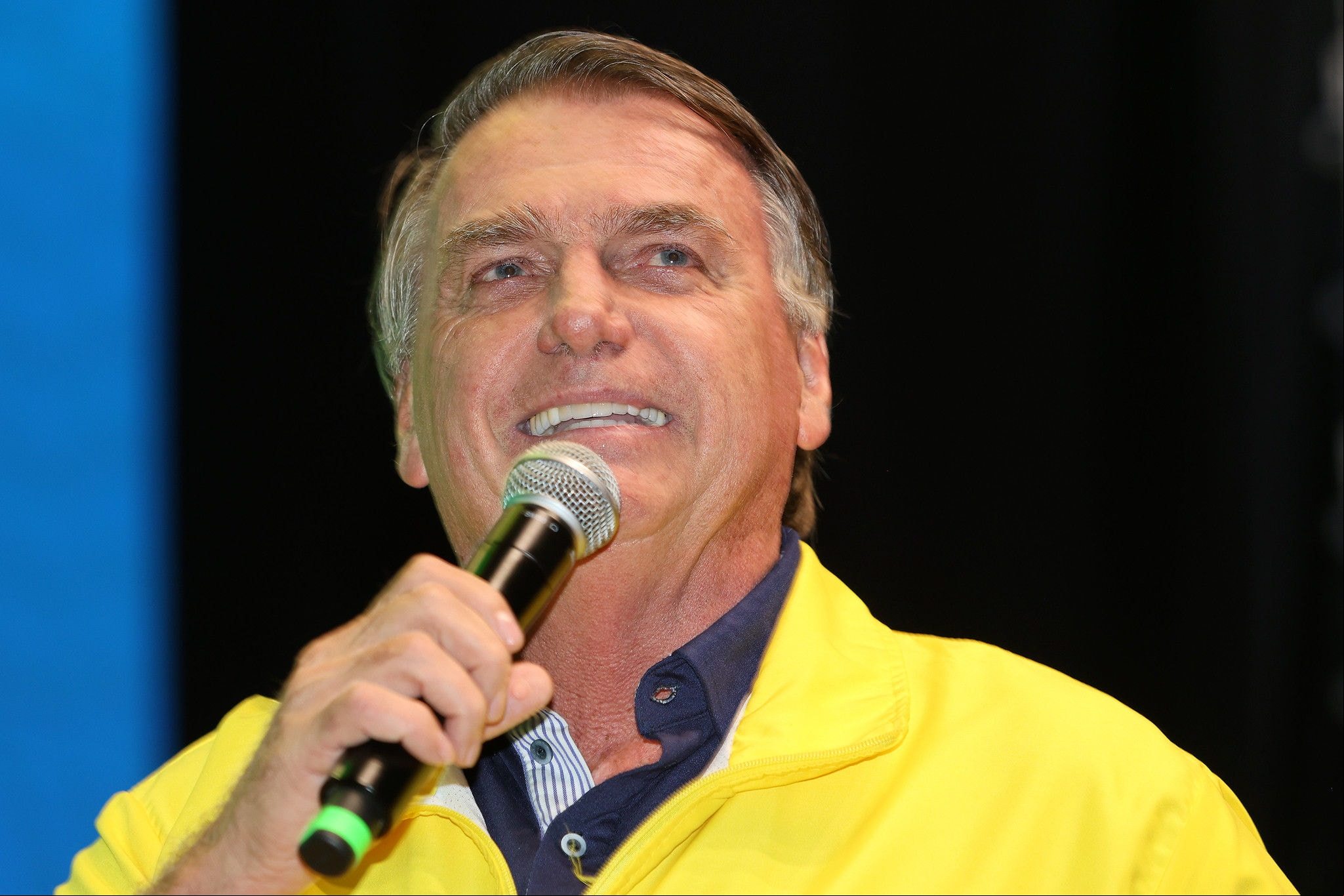 Nesta sexta-feira, ao fazer referência aos EUA, Bolsonaro afirmou: "precisamos da ajuda de terceiros"