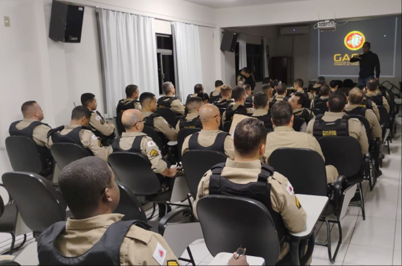 Cerca de 50 policiais militares estão empenhados em operação contra o tráfico de drogas na Zona da Mata