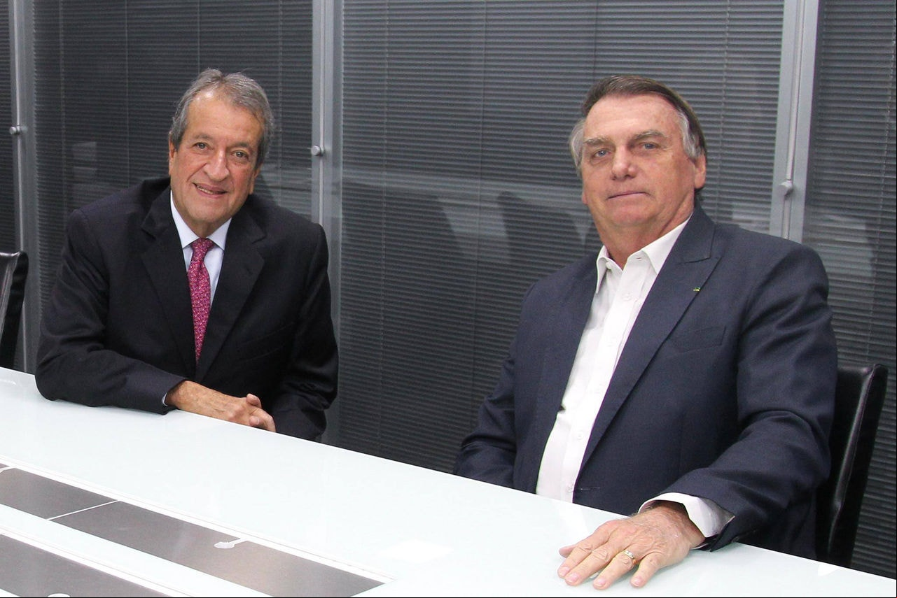 Valdemar Costa Neto e Jair Bolsonaro Valdemar Costa Neto e Jair Bolsonaro na sede do PL, em Brasília