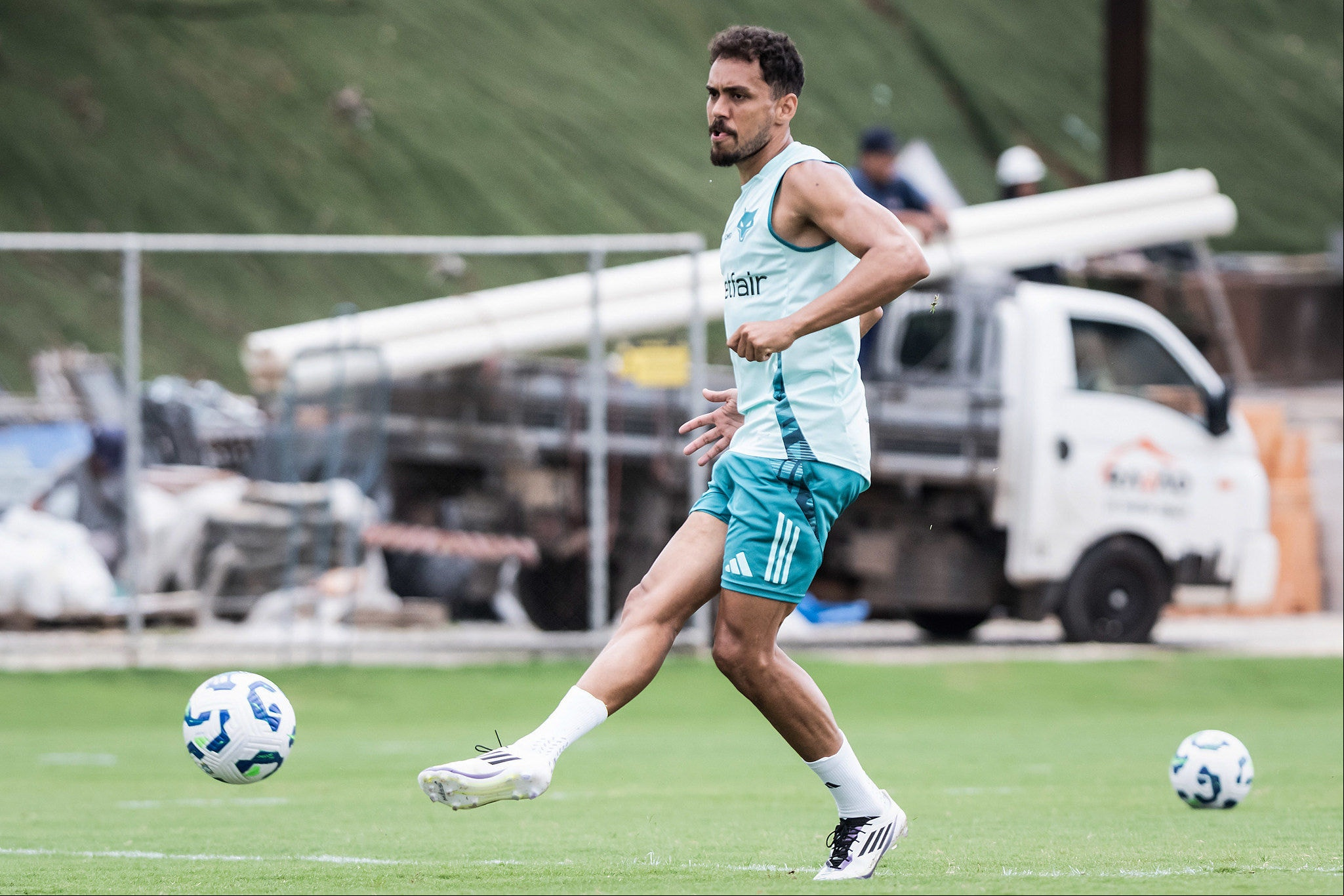 Eduardo durante treino na Toca da Raposa 2