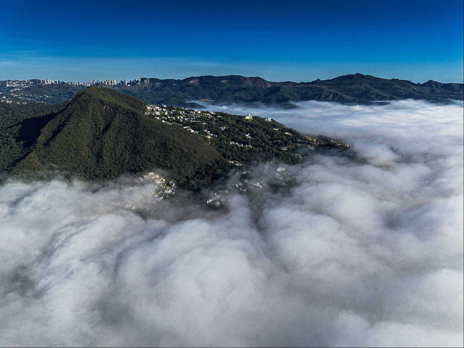 Foto aérea mostra vista de um dos bairros de Nova Lima, na Grande BH