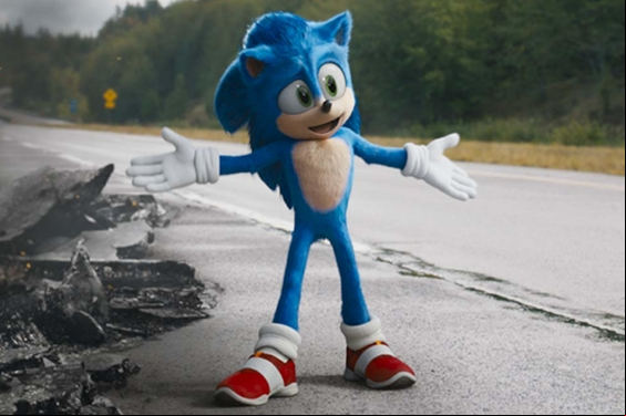 Sonic de braços abertos em uma estrada